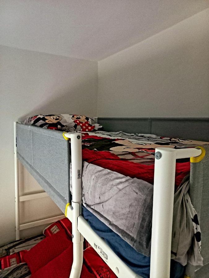 Buckingham Palace Apartman, ديبريتْسين المظهر الخارجي الصورة